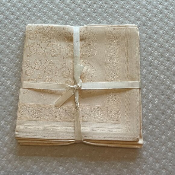 NIB Classic Vintage Irish Tablecloth and Napkin Set Gold - Picture 5 of 12